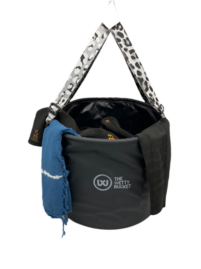 The Wetty Bucket - Leopard Strap